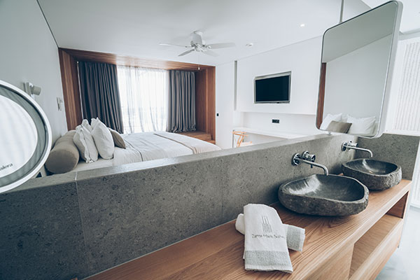 Private Pool Suite